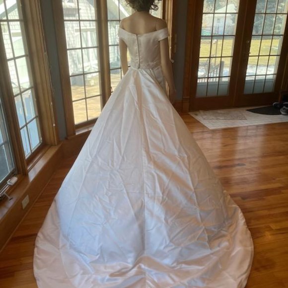 *Demetrios Ivory Cream Satin Detachable Train Wedding Dress Bridal Gown Size 6 - Picture 3 of 15